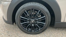 MINI Hatchback 1.5 Cooper Exclusive 3dr Auto Petrol Hatchback